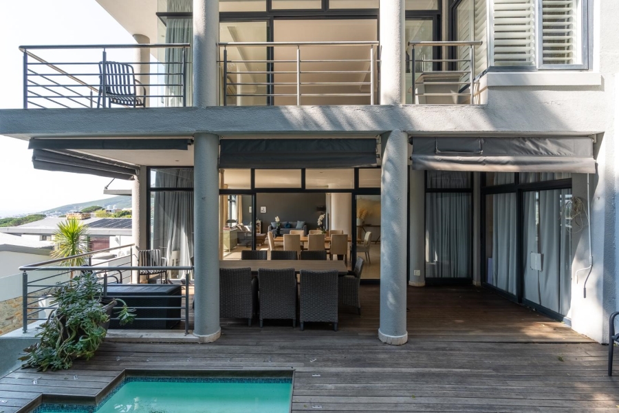 3 Bedroom Property for Sale in Higgovale Western Cape